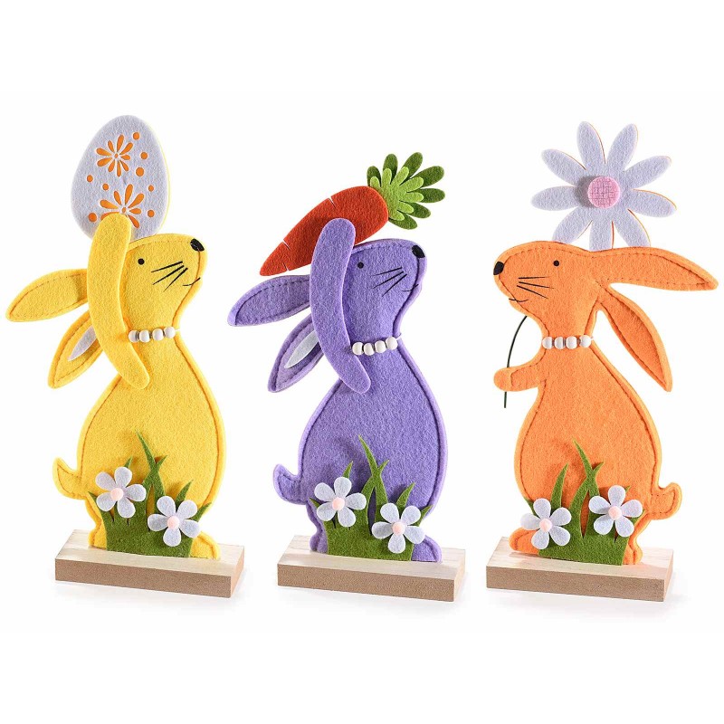 1522 Osterhase aus Stoff auf Holzsockel