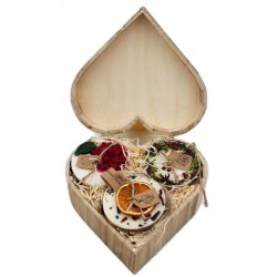 2285 Geschenkbox Herz aus Holz mit 3 Duftkerzen beauty scents