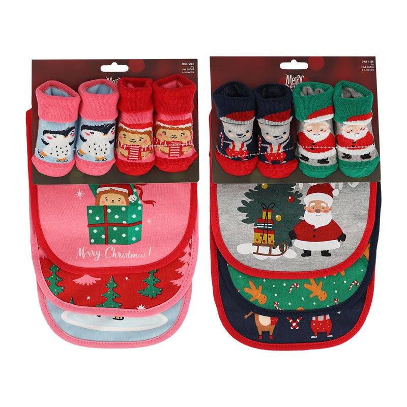 2682 Geschenkset mit 3 Lätzchen und 3 Paar Socken